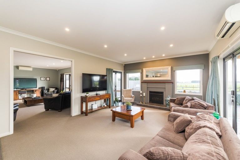 Photo of property in 2757 State Highway 1, Rongotea, Palmerston North, 4479