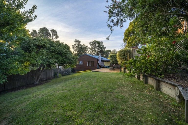 Photo of property in 1/27 Salem Place, Torbay, Auckland, 0630