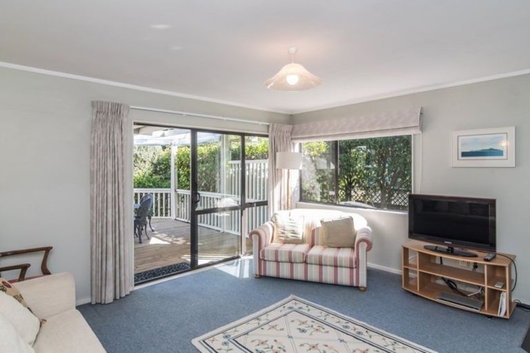 Photo of property in 6 Marram Way, Peka Peka, Waikanae, 5391