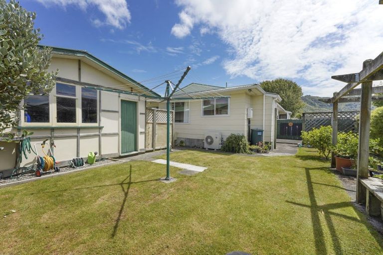 Photo of property in 56 Henry Street, Ebdentown, Upper Hutt, 5018