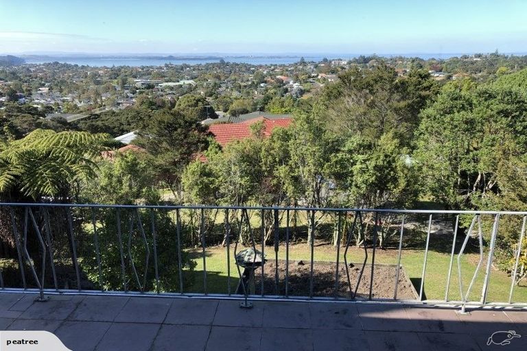 Photo of property in 18 Ava Avenue, Titirangi, Auckland, 0604