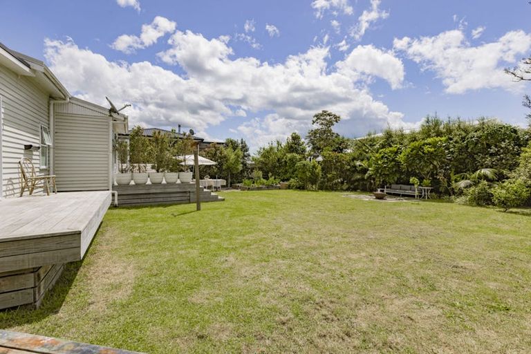 Photo of property in 9 Banks Road, Kawakawa Bay, Papakura, 2585
