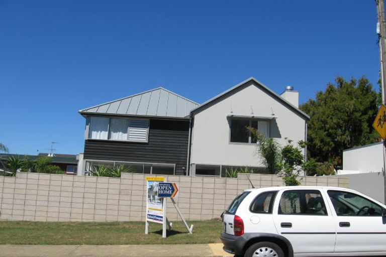 Photo of property in 1/2 Pierce Road, Milford, Auckland, 0620