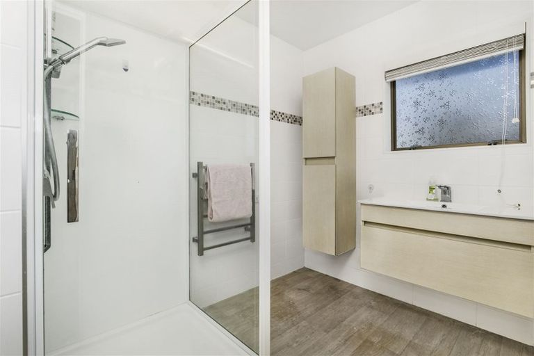 Photo of property in 1/25 Gills Avenue, Papakura, 2110