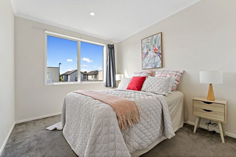 Photo of property in 13 Hakawai Avenue, Takanini, 2112