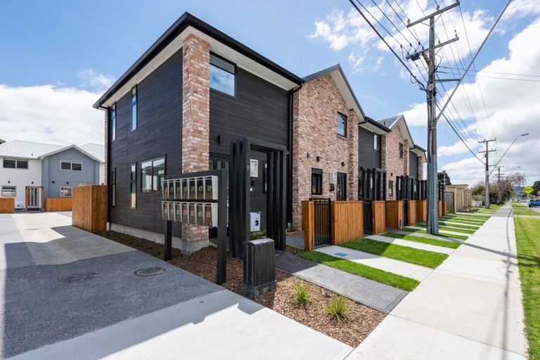 Photo of property in 1/31 Waiwhetu Road, Waiwhetu, Lower Hutt, 5010