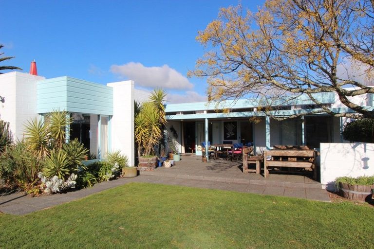 Photo of property in 402 Porangahau Road, Waipukurau, 4282