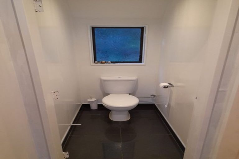 Photo of property in 62 Colchester Crescent, Newlands, Wellington, 6037