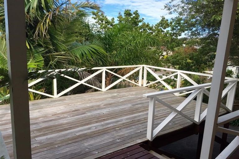 Photo of property in 1/27 Wilkinson Way, Browns Bay, Auckland, 0630