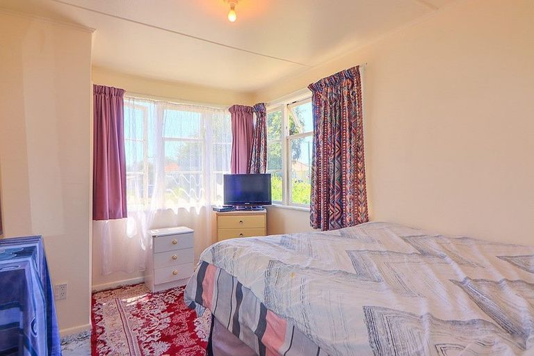 Photo of property in 11 Goldsmith Crescent, Levin, 5510