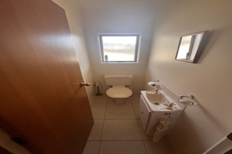 Photo of property in 26 Andrea Place, Sunnyhills, Auckland, 2010