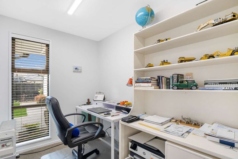 Photo of property in 5 Whitau Place, Marshland, Christchurch, 8083