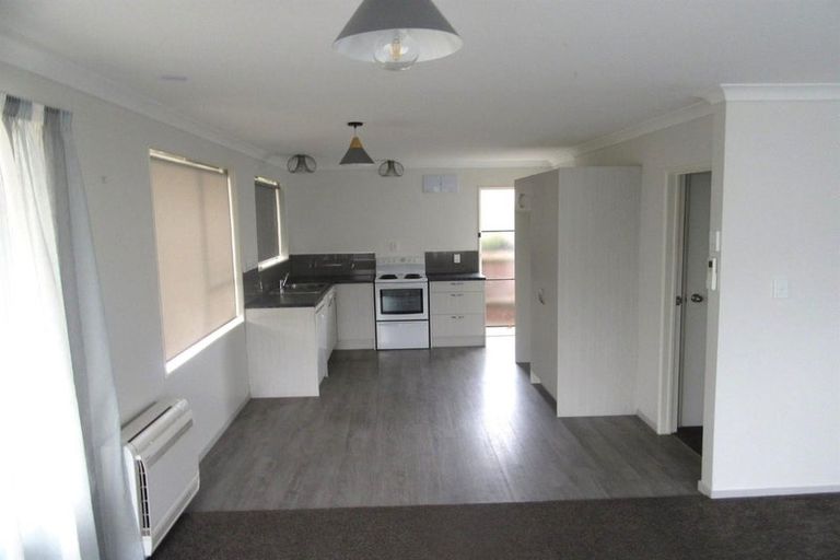 Photo of property in 1/21 Salford Avenue, Redwood, Christchurch, 8051