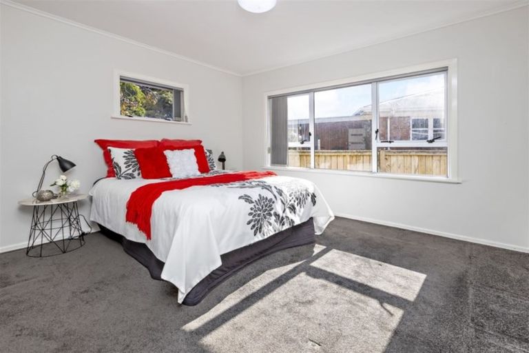 Photo of property in 140 Russell Road, Manurewa, Auckland, 2102
