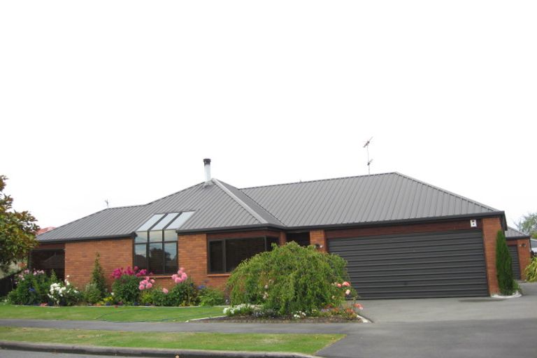 Photo of property in 2/32 Briarmont Street, Avondale, Christchurch, 8061