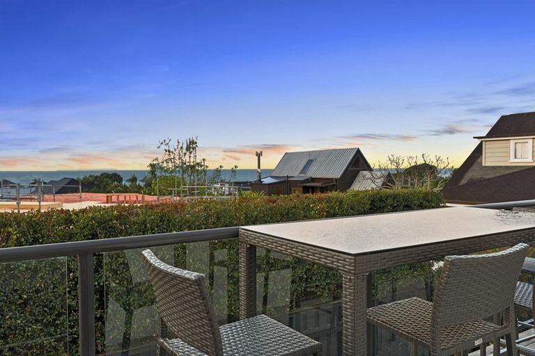 Photo of property in 2/13 Muritai Road, Milford, Auckland, 0620