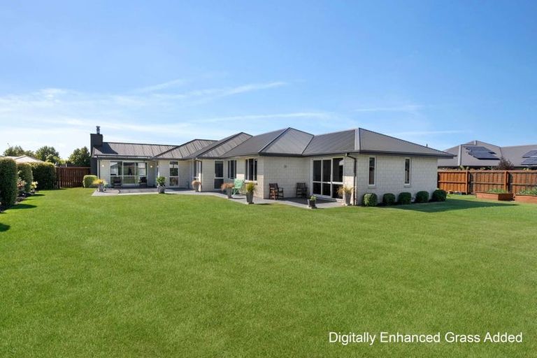 Photo of property in 44 Willowside Place, Amberley, 7410