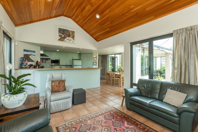 Photo of property in 49 Hikanui Drive, Havelock North, 4130