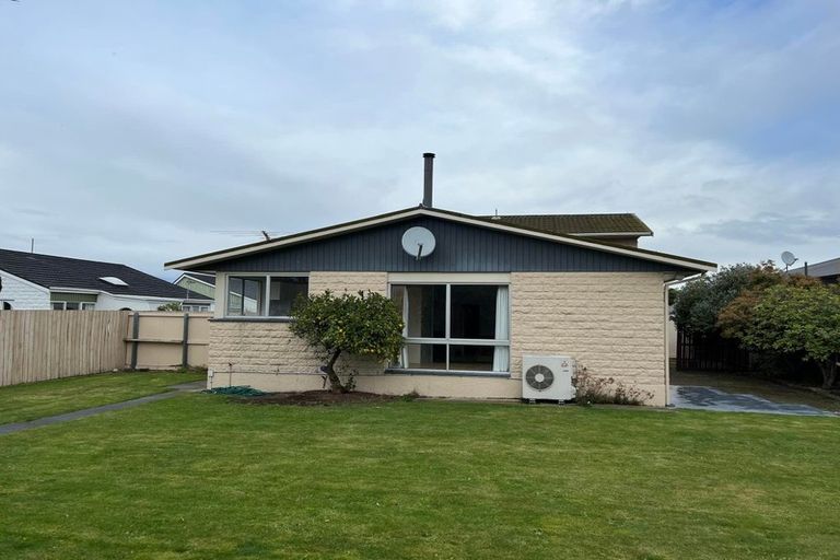 Photo of property in 55 Winters Road, Redwood, Christchurch, 8051