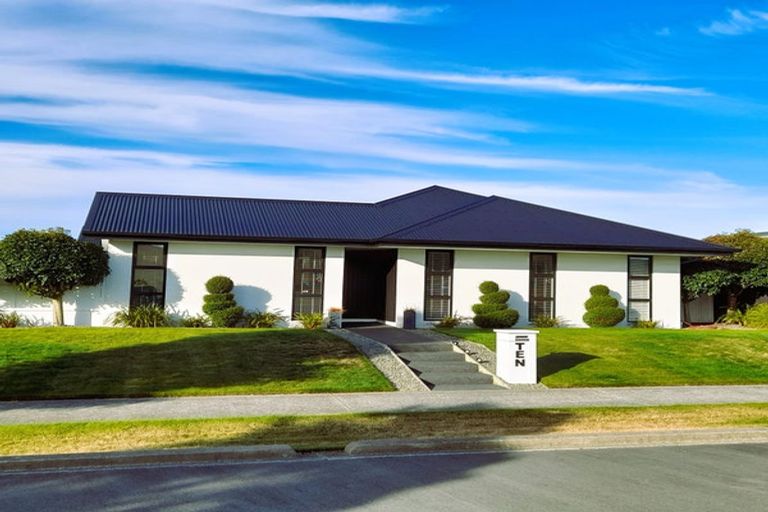 Photo of property in 10 Kawakawa Street, Pegasus, 7612