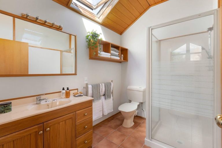 Photo of property in 5 Crestview Place, Browns Bay, Auckland, 0630