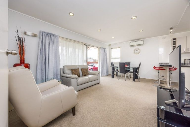 Photo of property in 2/10 Raewyn Place, Pakuranga, Auckland, 2010
