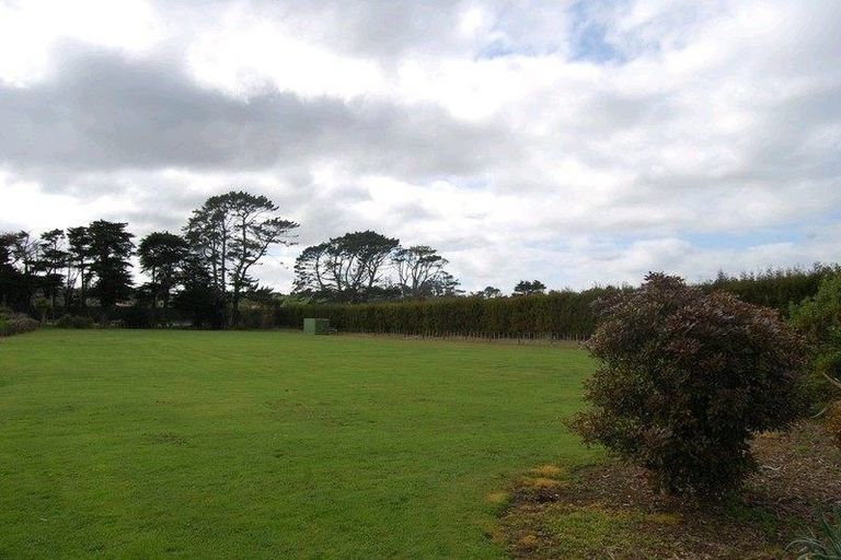Photo of property in 78 Koraha Road, Kumeu, 0892