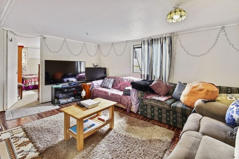 Photo of property in 27 Takanini Road, Takanini, 2112