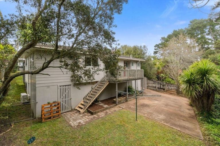 Photo of property in 23 Claverdon Drive, Massey, Auckland, 0614