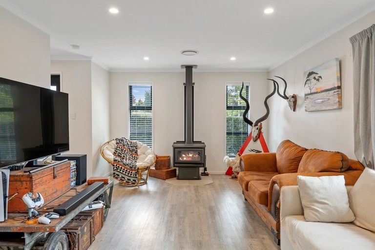 Photo of property in 5 Oakden Drive, Darfield, 7510