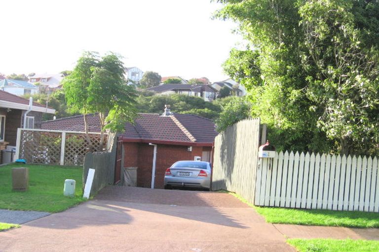 Photo of property in 1 Marbeth Court, Botany Downs, Auckland, 2010
