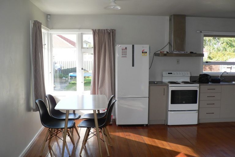 Photo of property in 8 Kinnaird Place, Hillmorton, Christchurch, 8025