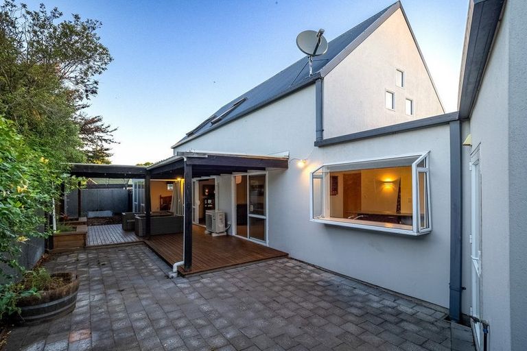 Photo of property in 2/5 Tahi Place, Belfast, Christchurch, 8051