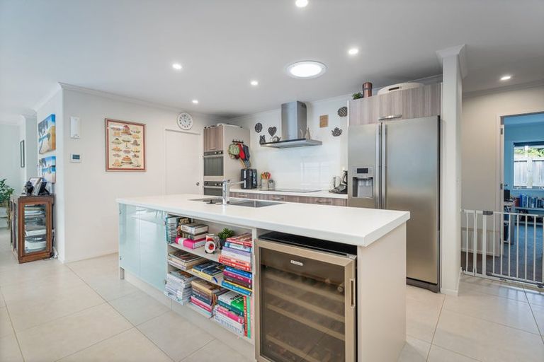 Photo of property in 32 Leeward Drive, Whitianga, 3510