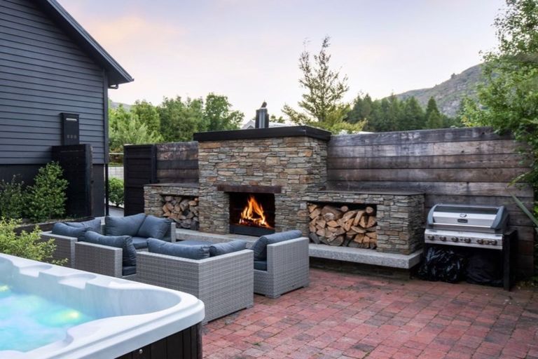 Photo of property in 53 Mathias Terrace, Arthurs Point, Queenstown, 9371