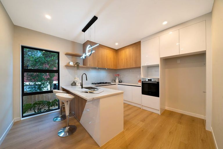 Photo of property in 141b Seabrook Avenue, New Lynn, Auckland, 0600