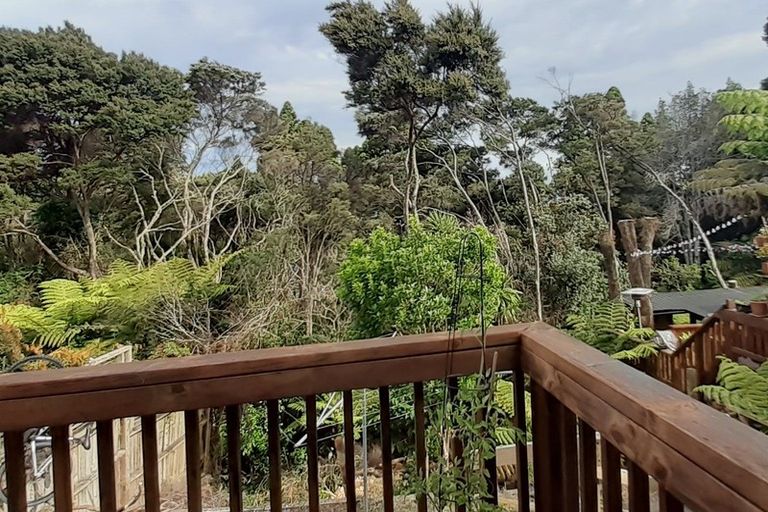 Photo of property in 64 Chelsea View Drive, Chatswood, Auckland, 0626