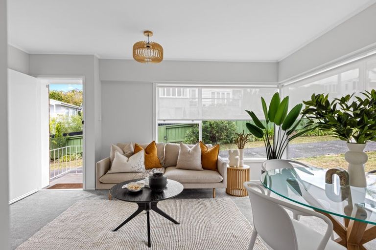 Photo of property in 1/242 Onewa Road, Birkenhead, Auckland, 0626