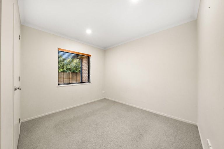 Photo of property in 77 Reading Street, Greytown, 5712