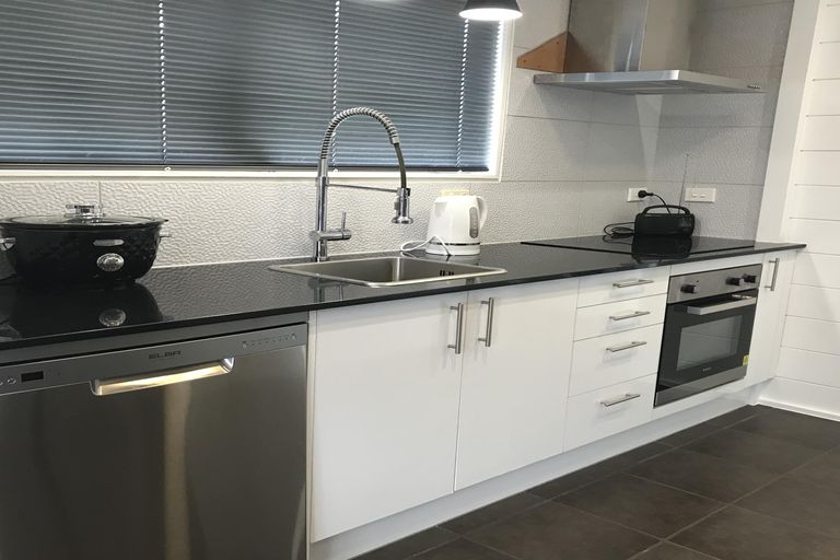 Photo of property in 4 Rotoma Rise, Clover Park, Auckland, 2019