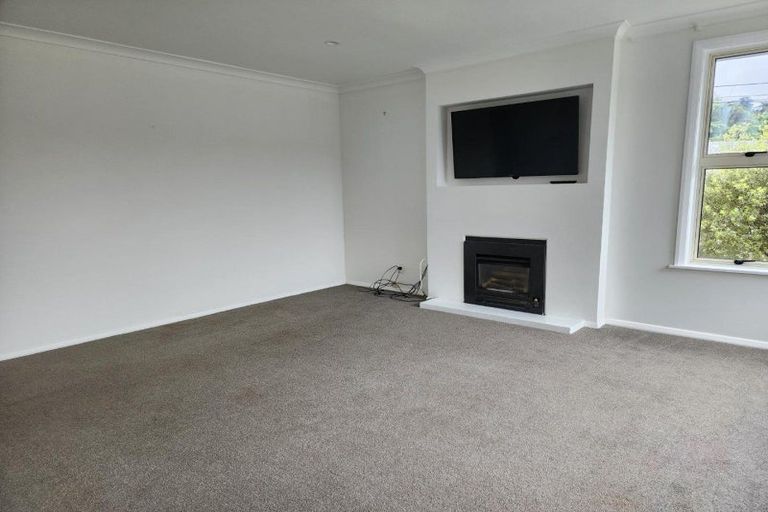Photo of property in 132 Huatoki Street, Frankleigh Park, New Plymouth, 4310