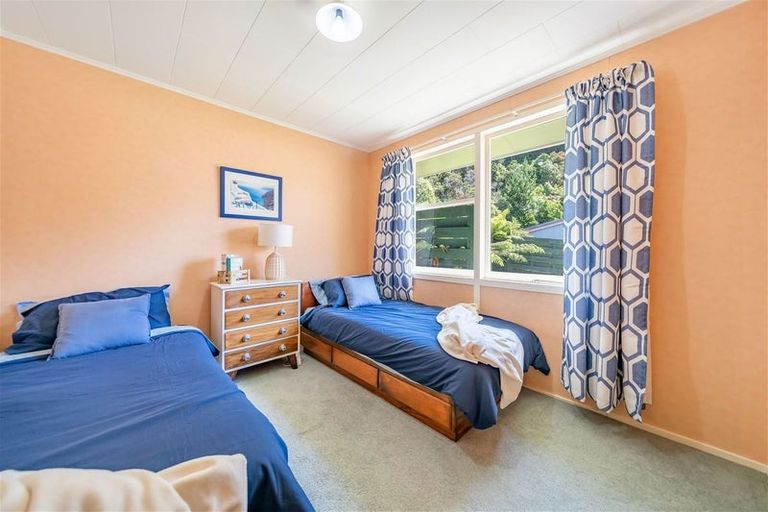 Photo of property in 2 Glenrae Grove, Silverstream, Upper Hutt, 5019