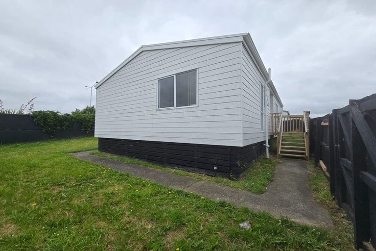 Photo of property in 49 Trimdon Street, Randwick Park, Auckland, 2105