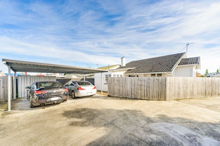 Photo of property in 12 Dahlia Street, Palmerston North, 4410
