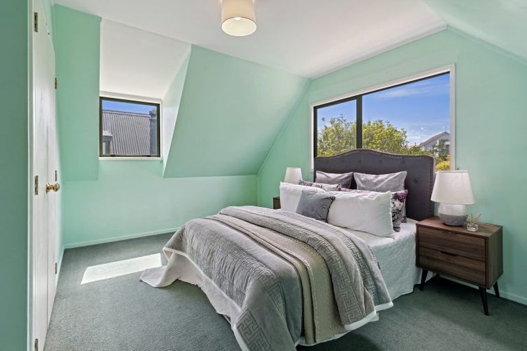 Photo of property in 19 Caspian Close, New Lynn, Auckland, 0600