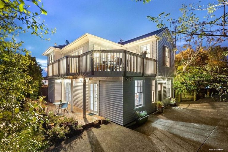 Photo of property in 103 Luckens Road, West Harbour, Auckland, 0618