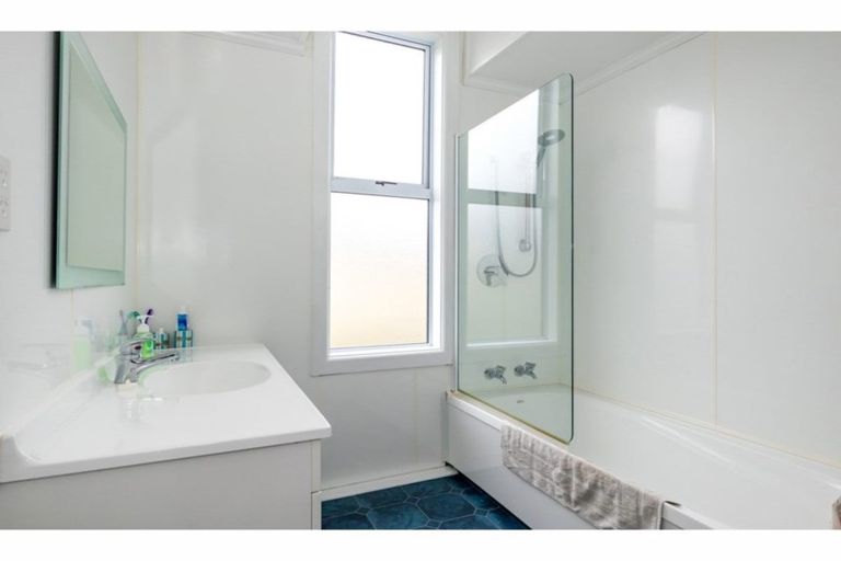 Photo of property in 290 Church Street, West End, Timaru, 7910