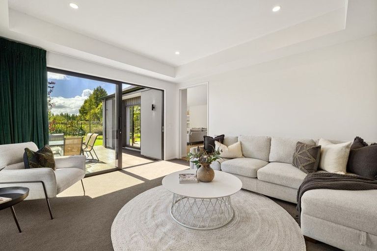 Photo of property in 8 Kirkland Crescent, Harewood, Christchurch, 8051