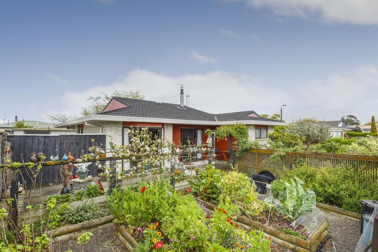 Photo of property in 14 Willowstream Grove, Cloverlea, Palmerston North, 4412