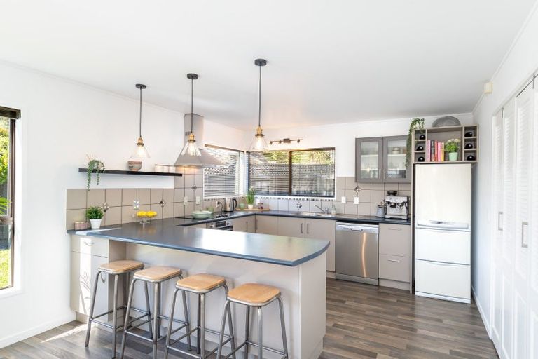 Photo of property in 11 Johnswood Grove, Clouston Park, Upper Hutt, 5018